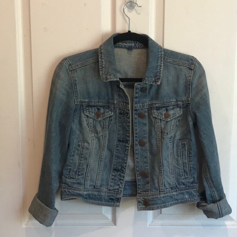 American Eagle cropped jean jacket size S